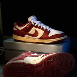 Selling the team red dunks